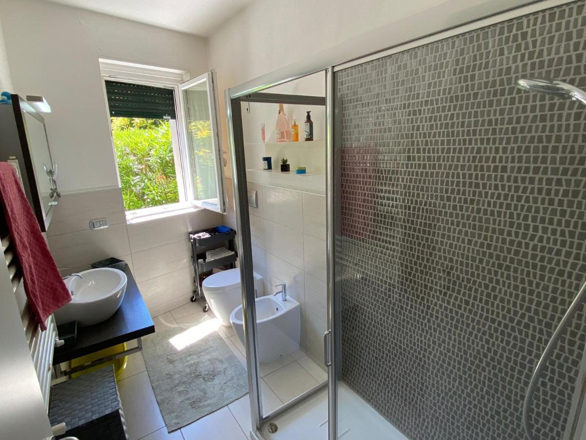 Alpi Giulie Apartment Verbania Bagian luar foto